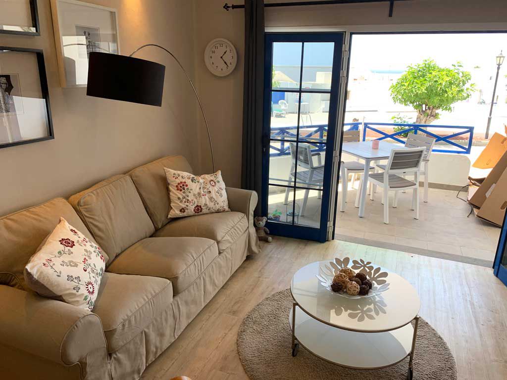 Foto: Wohnzimmer und Terrasse La Cesto Puerto del Carmen